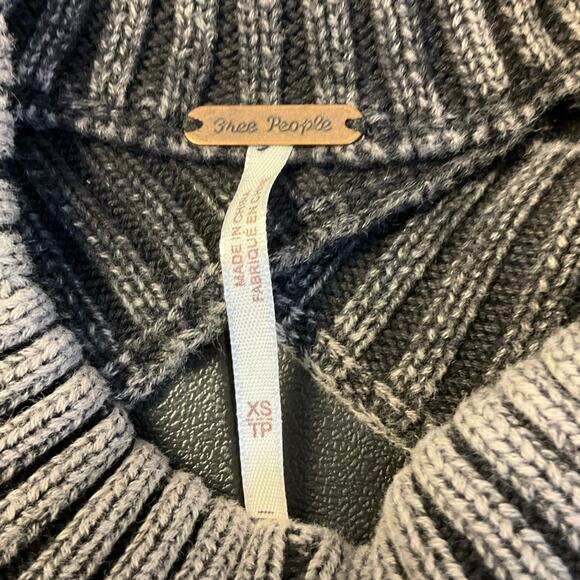 Free People Cold Shoulder Turtleneck Sweater XS Gray Ribbed Knit Slouchy - Picture 4 of 7